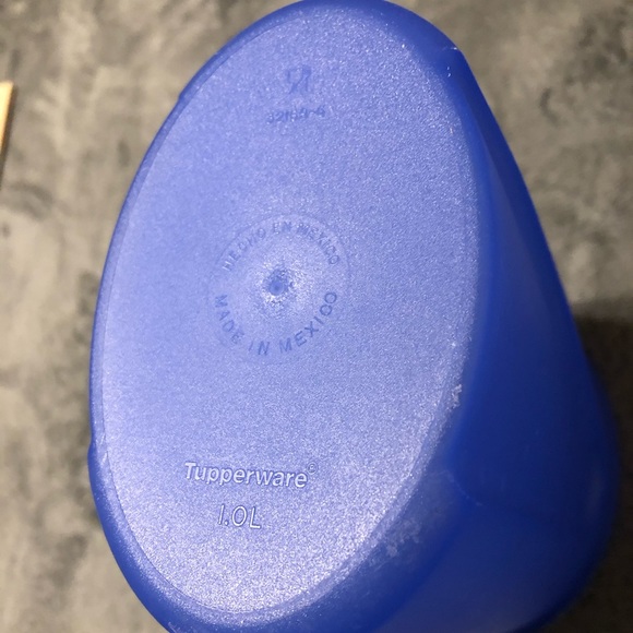 Blue Tupperware Plastic Rocker Top (Rock Top) Pitcher 1 L - Picture 10 of 15